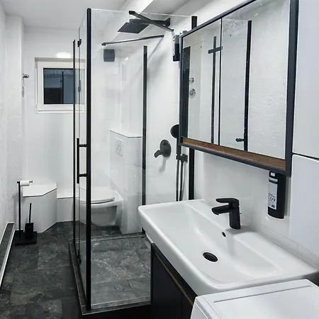 Alfa 4 4br Tv Wifi Wm Nahe Wasen&daimler L 7beds I 8 People I Kitchen L Bathroom Stuttgart