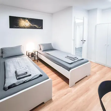 Alfa 4 4br Tv Wifi Wm Nahe Wasen&daimler L 7beds I 8 People I Kitchen L Bathroom Apartment Stuttgart